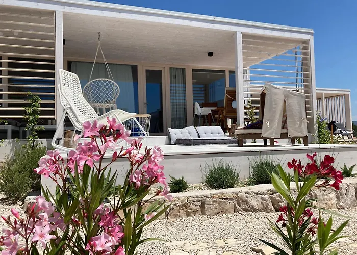 Buqez 58 - Nyaraló *